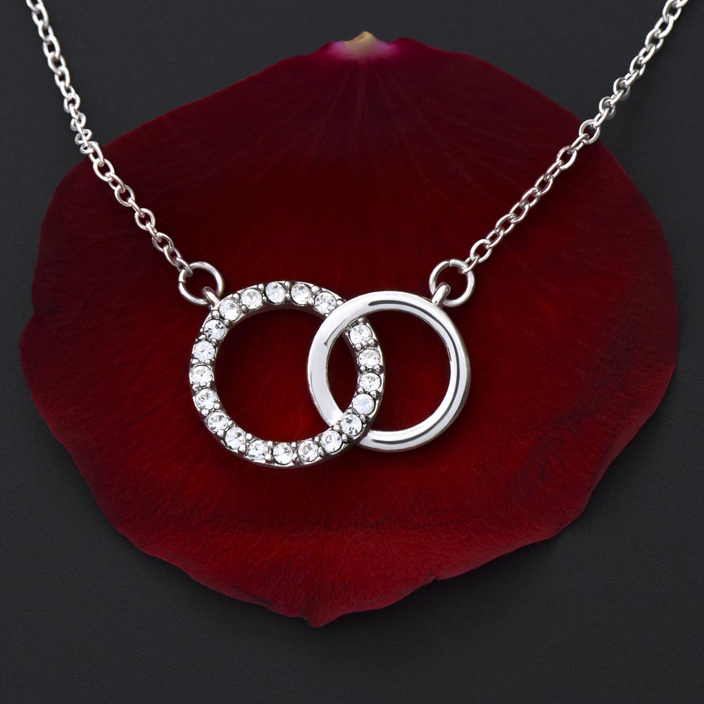 To My Gorgeous Girlfriend Interlocked Circles Necklace